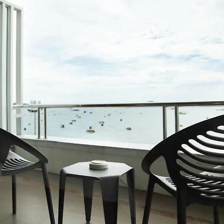 Baboona Beachfront Living Pattaya Buitenkant foto