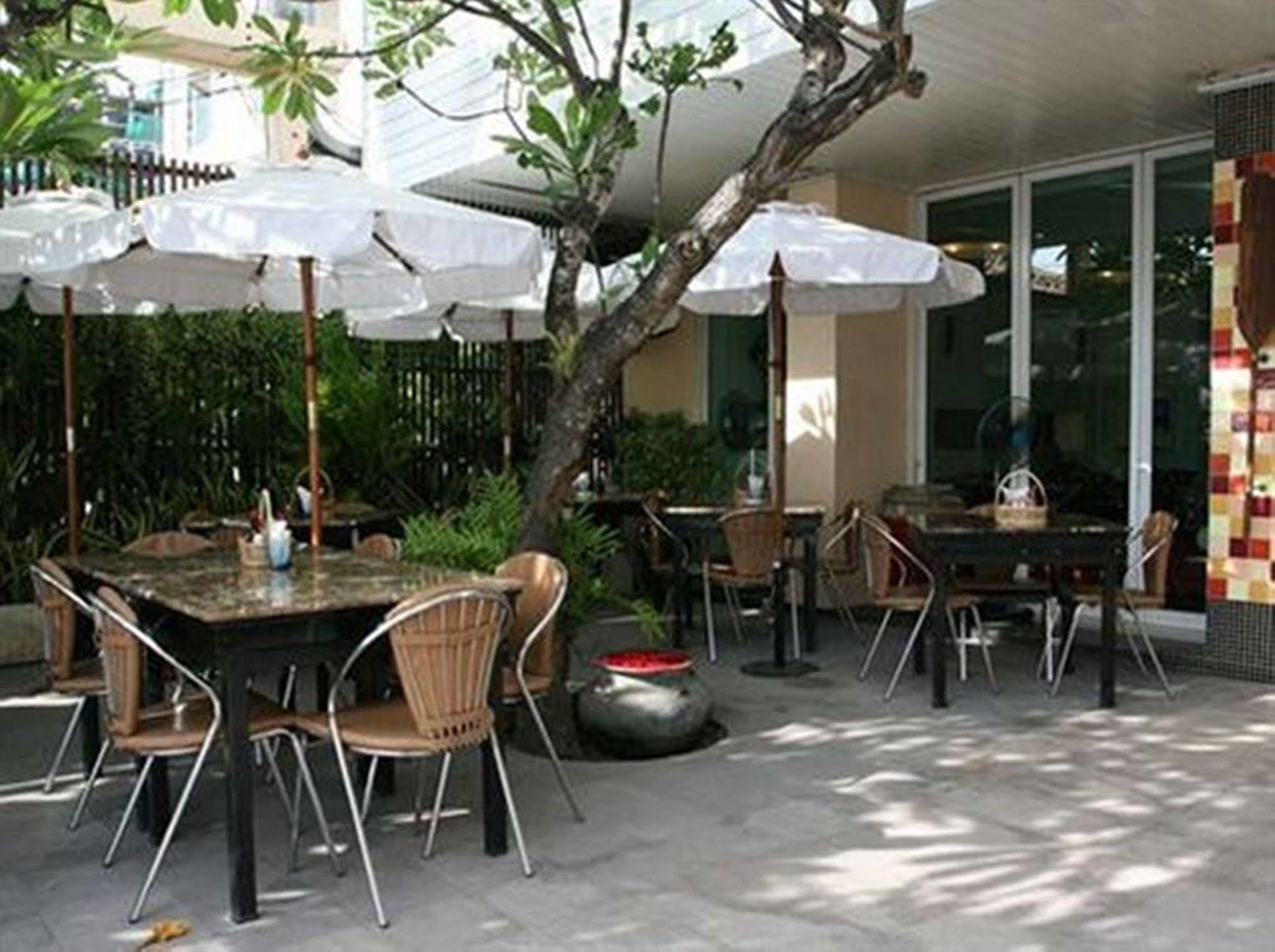 Baboona Beachfront Living Pattaya Buitenkant foto