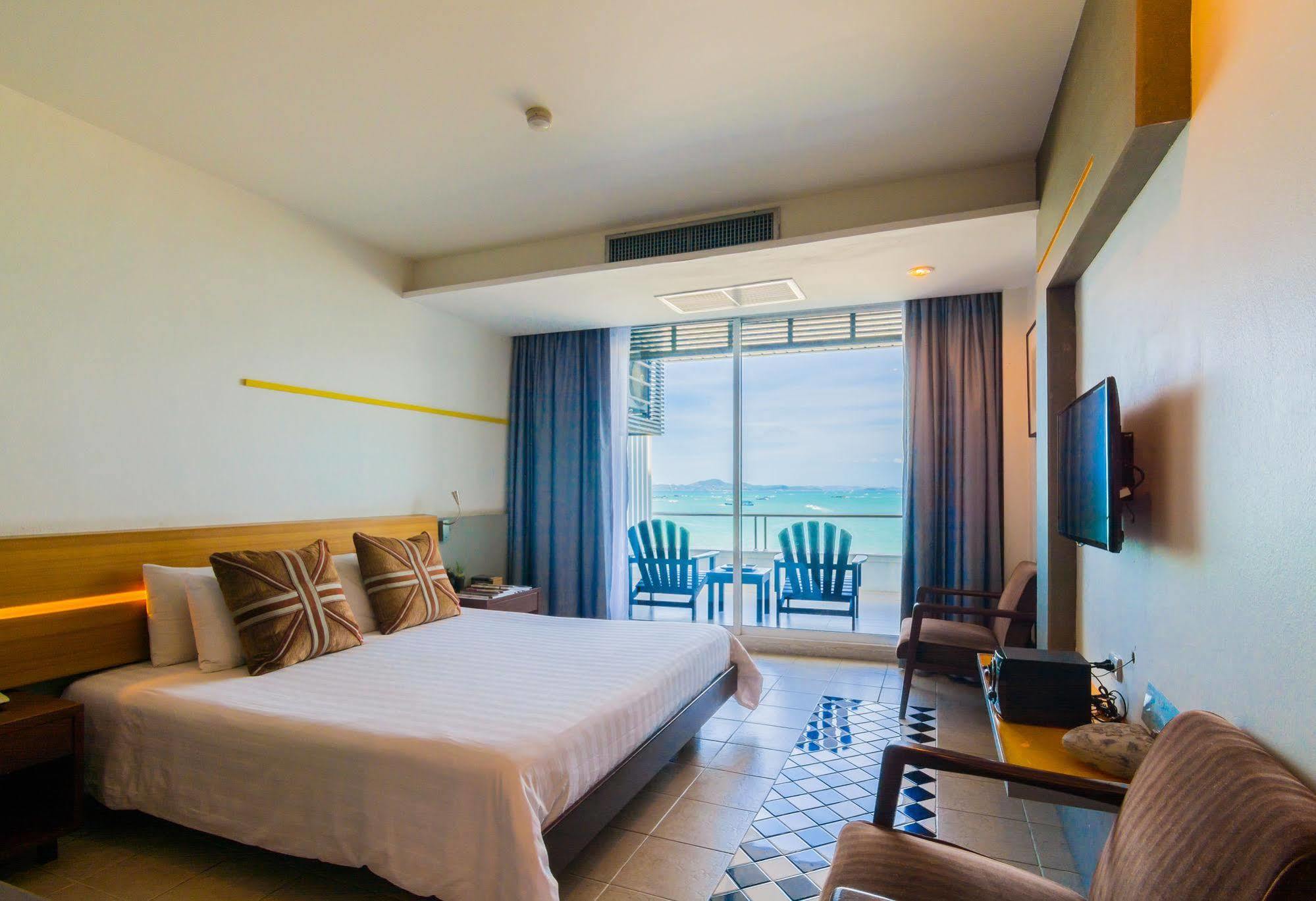 Baboona Beachfront Living Pattaya Buitenkant foto