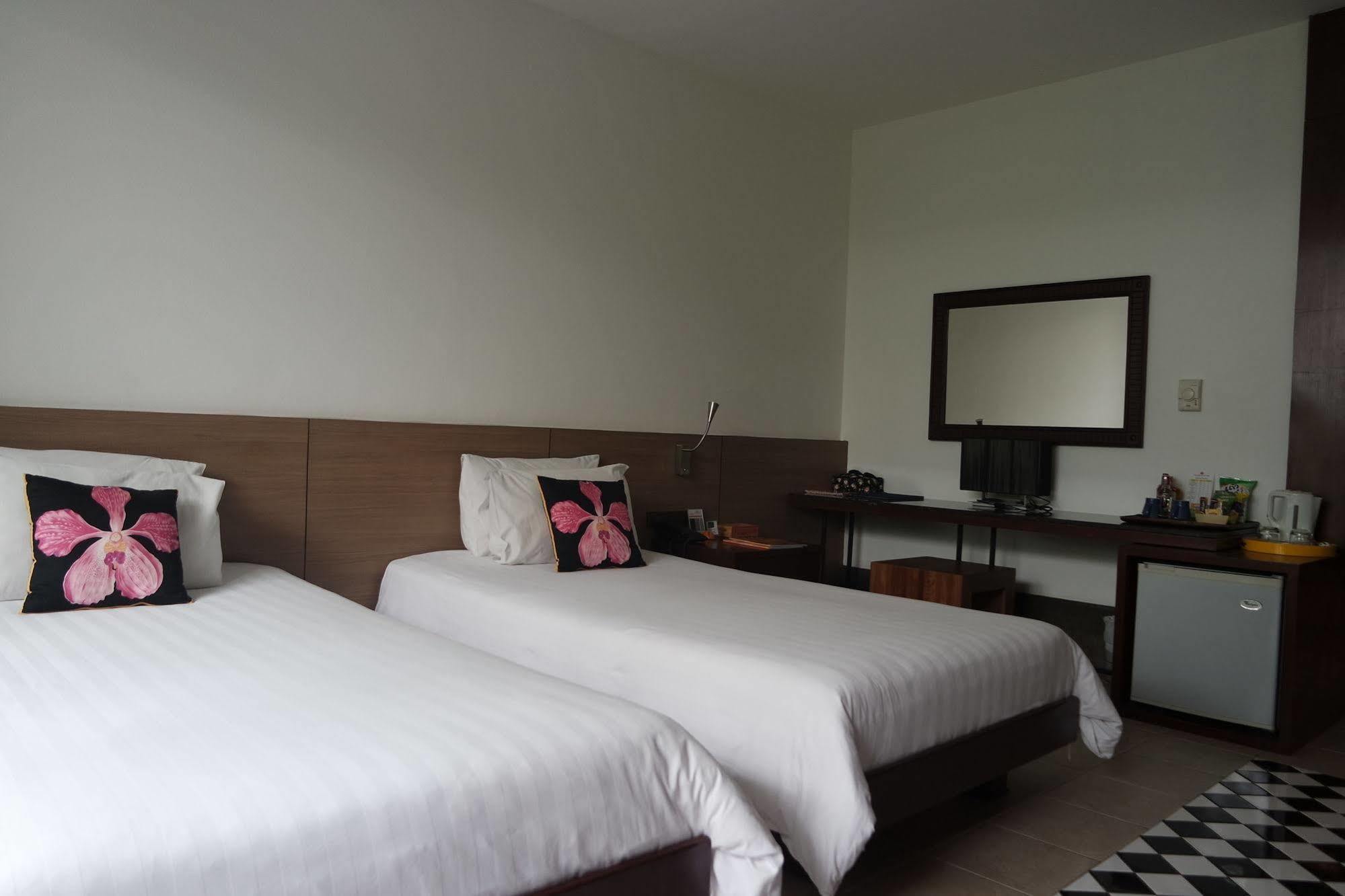 Baboona Beachfront Living Pattaya Buitenkant foto