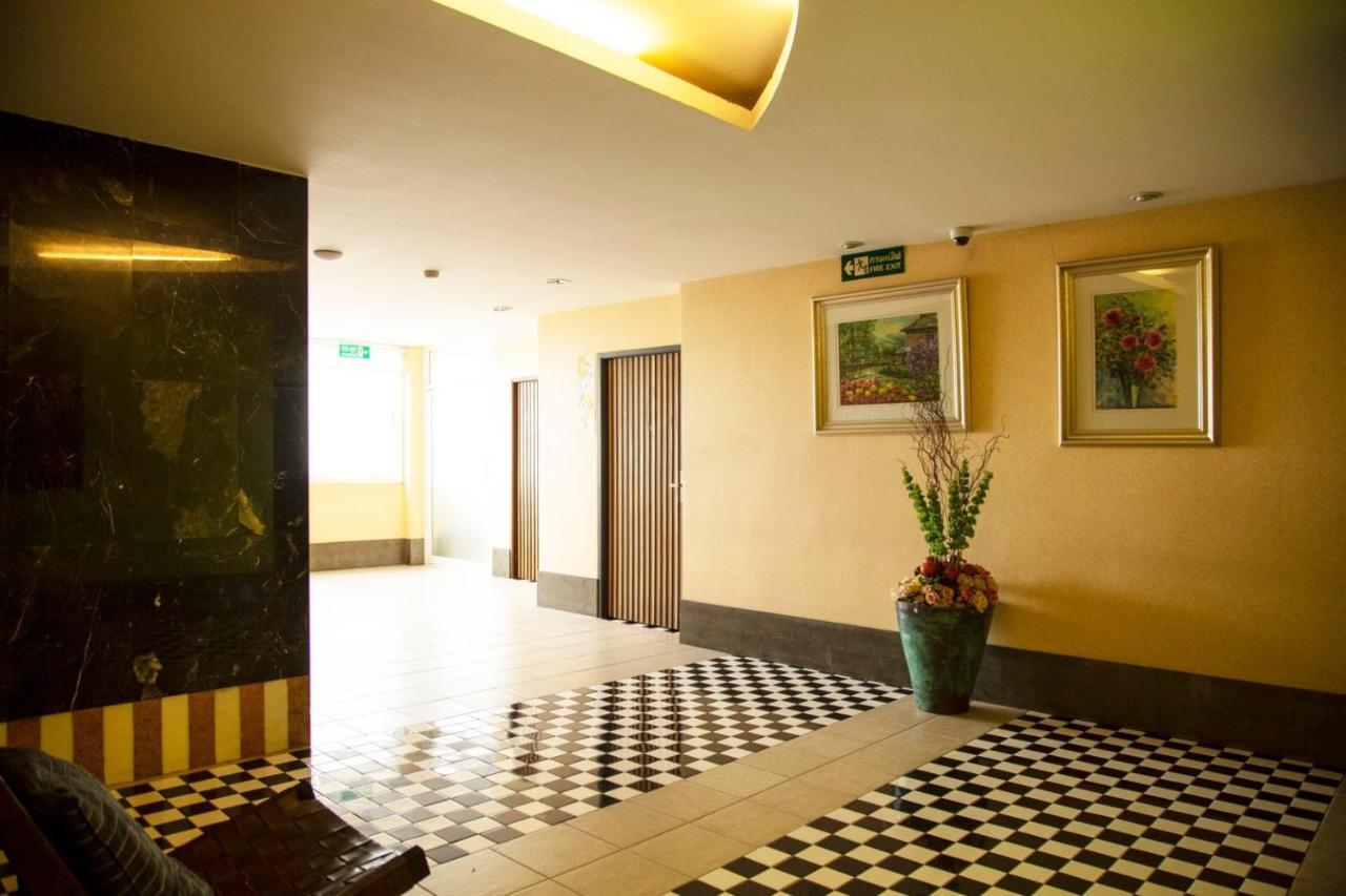 Baboona Beachfront Living Pattaya Buitenkant foto