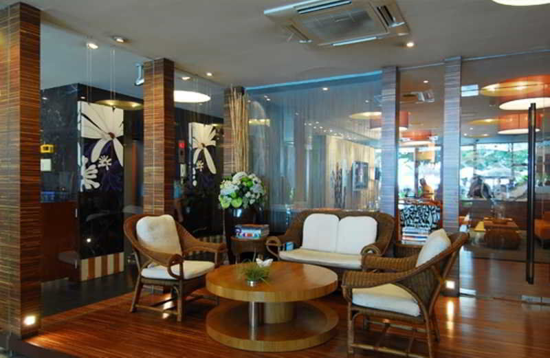 Baboona Beachfront Living Pattaya Buitenkant foto